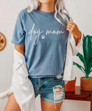 Load image into Gallery viewer, Dog mom tee
