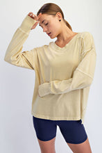 Load image into Gallery viewer, PIGMENT WASHED COTTON V-NECK TOP: Regency Green
