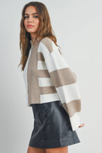 Load image into Gallery viewer, Color Block Mock Turtleneck Sweater: NAVY / IVORY
