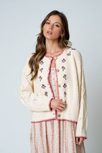 Load image into Gallery viewer, FLORAL EMBROIDERY CONTRAST STITCH KNIT CARDIGAN: CREAM
