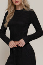 Load image into Gallery viewer, Long Sleeve Crew Neck Top: Wine
