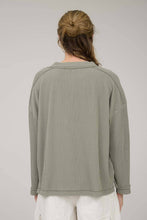 Load image into Gallery viewer, CREW NECK RIBBED LONG SLEEVE KNIT TOP : OATMEAL
