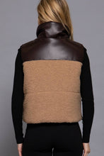 Load image into Gallery viewer, Reversible Faux Leather-Sherpa Contrast Padding Crop Vest: BLK-black

