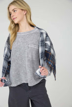 Load image into Gallery viewer, WASHED POCKET DETAIL LONG SLEEVE RIB KNIT TOP: CREAM
