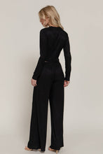 Load image into Gallery viewer, Long Sleeve Crew Neck Top: Wine
