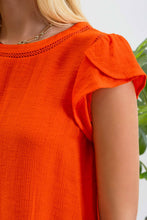 Load image into Gallery viewer, TULIP SLEEVE BACK BUTTON BLOUSE: KELLY GREEN
