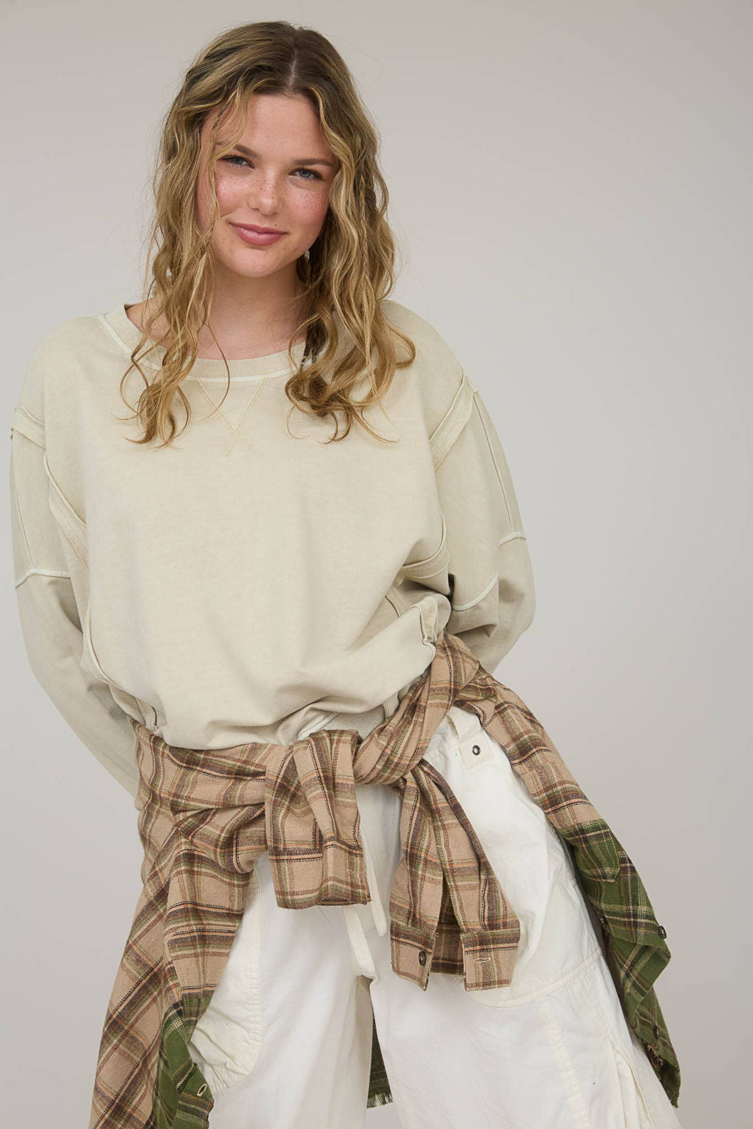 WASHED EXTENDED SHOULDER KNIT TOP: OATMEAL