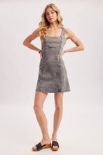 Load image into Gallery viewer, SQUARE NECK SLEEVELESS DENIM DRESS: MED.WASH
