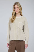 Load image into Gallery viewer, WASHED POCKET DETAIL LONG SLEEVE RIB KNIT TOP: CREAM
