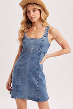 Load image into Gallery viewer, SQUARE NECK SLEEVELESS DENIM DRESS: MED.WASH
