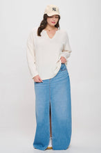 Load image into Gallery viewer, PLUS SOLID NOTCH NECK KNIT TOP: BURGUNDY
