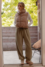 Load image into Gallery viewer, REVERSIBLE ZIP UP CROPPED PUFFER VEST: HUNTER GREEN

