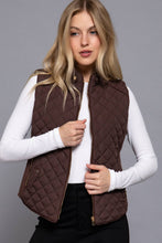 Load image into Gallery viewer, Suede Piping Detail Rib Quilted Padding Vest: OLV-olive oil / M
