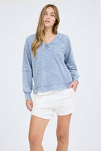 Load image into Gallery viewer, WASHED V NECK EXPOSED SEAM LONG SLEEVE KNIT TOP: INDIGO BLUE
