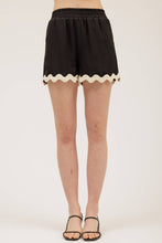 Load image into Gallery viewer, CONTRAST WAVY HEM BOTTOMS: BLACK
