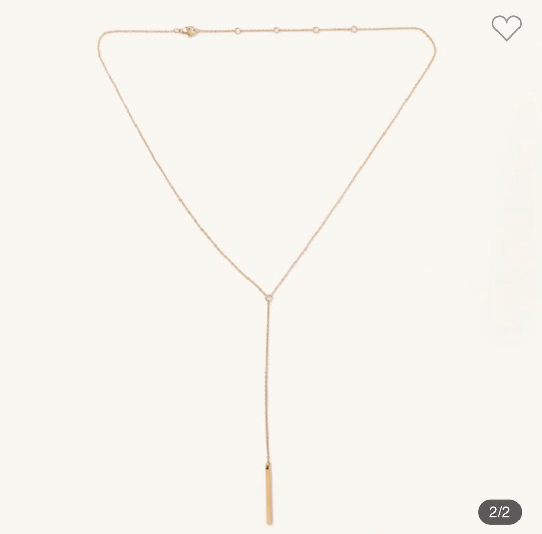 Simple dainty gold necklace