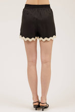Load image into Gallery viewer, CONTRAST WAVY HEM BOTTOMS: BLACK
