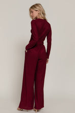 Load image into Gallery viewer, Long Sleeve Crew Neck Top: Wine
