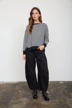 Load image into Gallery viewer, STRIPE EXPOSED SEAM SPLIT HEM LONG SLEEVE KNIT TOP (PRE-ORDER): BLACK
