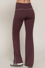 Load image into Gallery viewer, Waist Band Contrast Piping Detail Workout Pants: RED-red/off white / M
