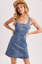 Load image into Gallery viewer, SQUARE NECK SLEEVELESS DENIM DRESS: MED.WASH
