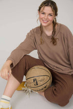 Load image into Gallery viewer, CREW NECK RIBBED LONG SLEEVE KNIT TOP : OATMEAL
