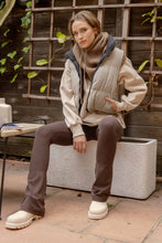 Load image into Gallery viewer, REVERSIBLE ZIP UP CROPPED PUFFER VEST: HUNTER GREEN
