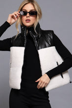 Load image into Gallery viewer, Reversible Faux Leather-Sherpa Contrast Padding Crop Vest: BLK-black
