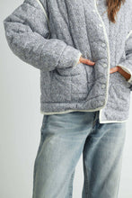 Load image into Gallery viewer, FLOAR QUILTED JACKET WITH LIGHTWEIGHT BOHO PRINT: LAVENDER / IVORY
