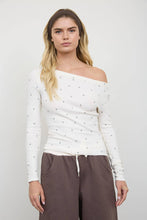 Load image into Gallery viewer, POLKA DOT BOAT NECK RIBBED LONG SLEEVE KNIT TOP: MAROON
