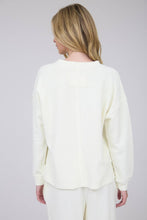 Load image into Gallery viewer, WASHED POCKET DETAIL LONG SLEEVE RIB KNIT TOP: CREAM

