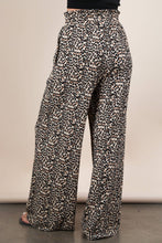 Load image into Gallery viewer, Leopard Print &amp; Solid Wide Leg Pleated Pants: MOCHA LEOPARD
