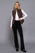 Load image into Gallery viewer, Suede Piping Detail Rib Quilted Padding Vest: OLV-olive oil / M
