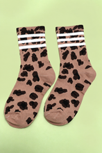 Load image into Gallery viewer, WOMAN ANIMAL LEOPARD HALF CREW THROWBACK SOCKS | TAUPE
