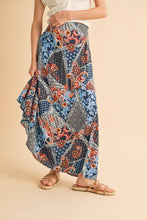 Load image into Gallery viewer, Bradyn Print Skirt: Tan/Orange / Contemporary
