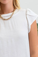 Load image into Gallery viewer, TULIP SLEEVE BACK BUTTON BLOUSE: KELLY GREEN
