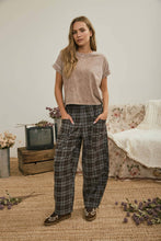 Load image into Gallery viewer, WASHED SHORT SLEEVE BOXY KNIT TOP : OLIVE
