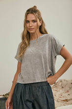 Load image into Gallery viewer, WASHED SHORT SLEEVE BOXY KNIT TOP : COCOA

