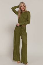 Load image into Gallery viewer, Long Sleeve Crew Neck Top: Wine
