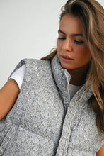 Load image into Gallery viewer, High Neck Floral Puffer Vest - BMJ7560: BLUSH / M
