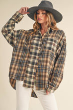 Load image into Gallery viewer, Noelle Flannel Shirt: Oat
