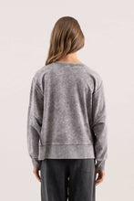 Load image into Gallery viewer, WASHED EXTENDED SHOULDER KNIT TOP: OATMEAL
