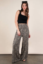 Load image into Gallery viewer, Leopard Print &amp; Solid Wide Leg Pleated Pants: MOCHA LEOPARD
