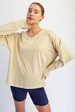 Load image into Gallery viewer, PIGMENT WASHED COTTON V-NECK TOP: Regency Green
