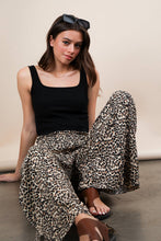 Load image into Gallery viewer, Leopard Print &amp; Solid Wide Leg Pleated Pants: MOCHA LEOPARD
