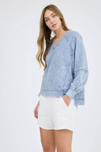 Load image into Gallery viewer, WASHED V NECK EXPOSED SEAM LONG SLEEVE KNIT TOP: INDIGO BLUE
