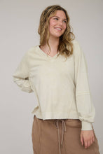 Load image into Gallery viewer, WASHED V NECK EXPOSED SEAM LONG SLEEVE KNIT TOP: INDIGO BLUE
