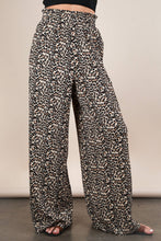 Load image into Gallery viewer, Leopard Print &amp; Solid Wide Leg Pleated Pants: MOCHA LEOPARD

