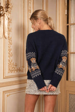 Load image into Gallery viewer, HOLIDAY BEAR MOTIF CREW NECK KNIT SWEATER: NAVY
