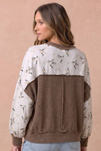 Load image into Gallery viewer, Duck Camo Exposed Seam Sweatshirt: IVORY/BROWN
